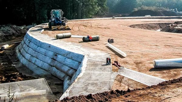 Primer ugradnje geomreže na nasipu  